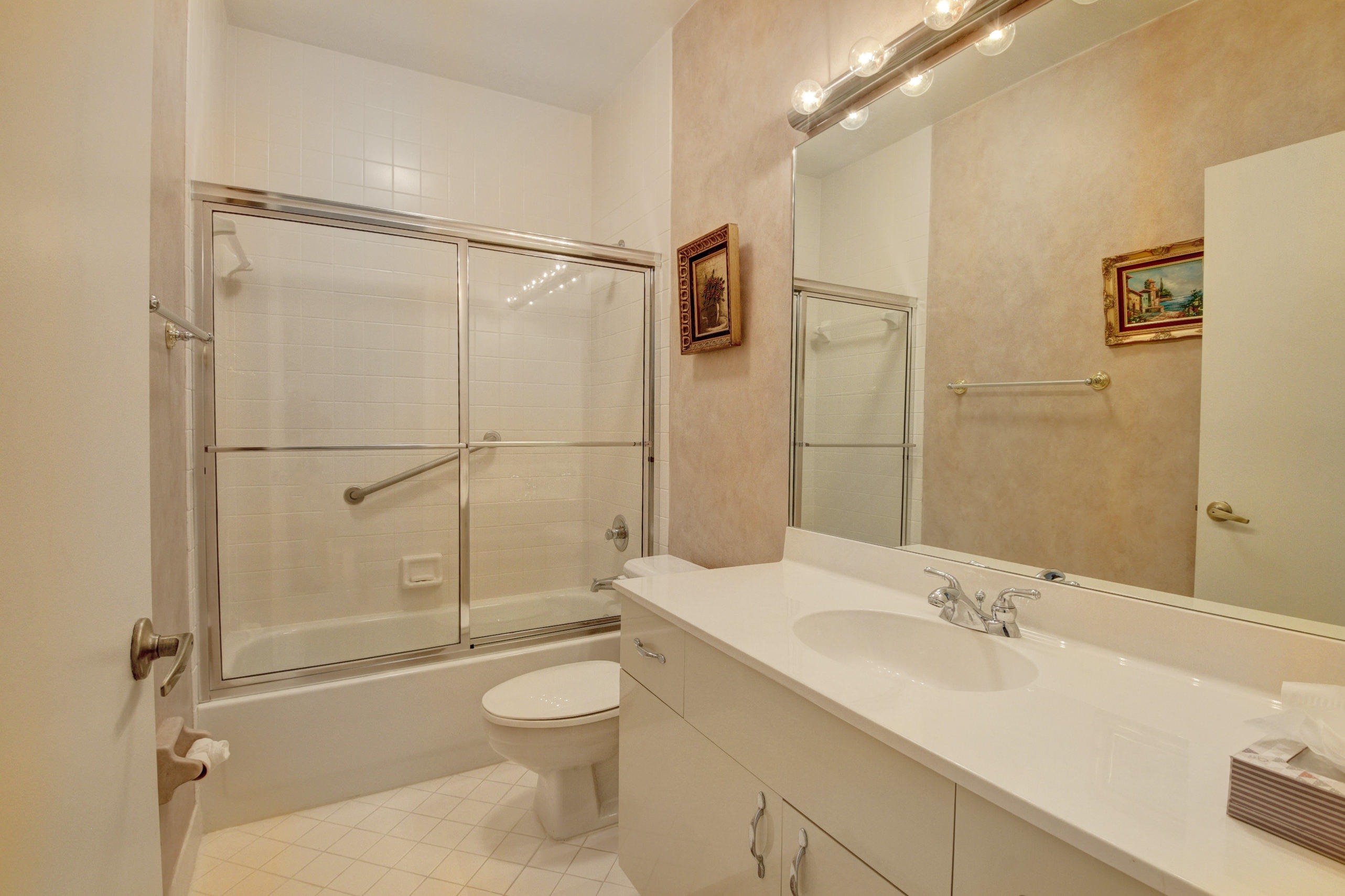 6481 Via Rosa Boca Raton, FL 33433 - Photo 34 of 41 2nd bath