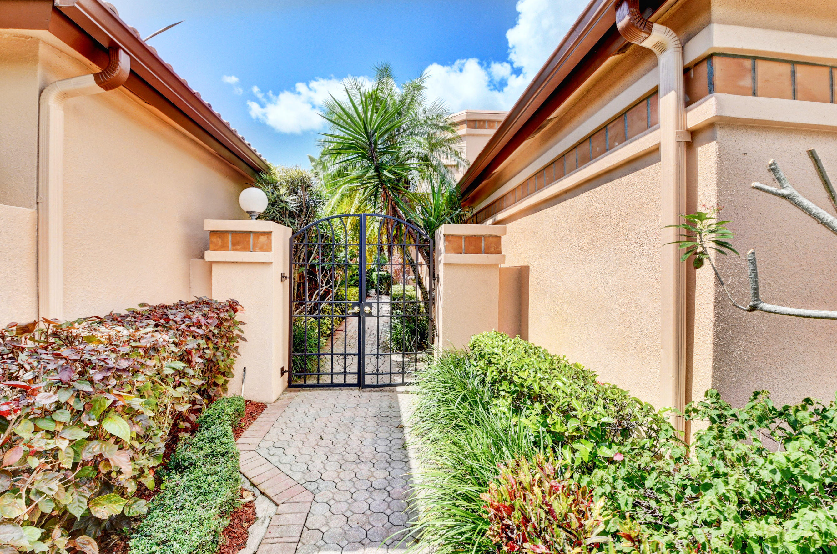 6481 Via Rosa Boca Raton, FL 33433 - Photo 8 of 41 front entrance