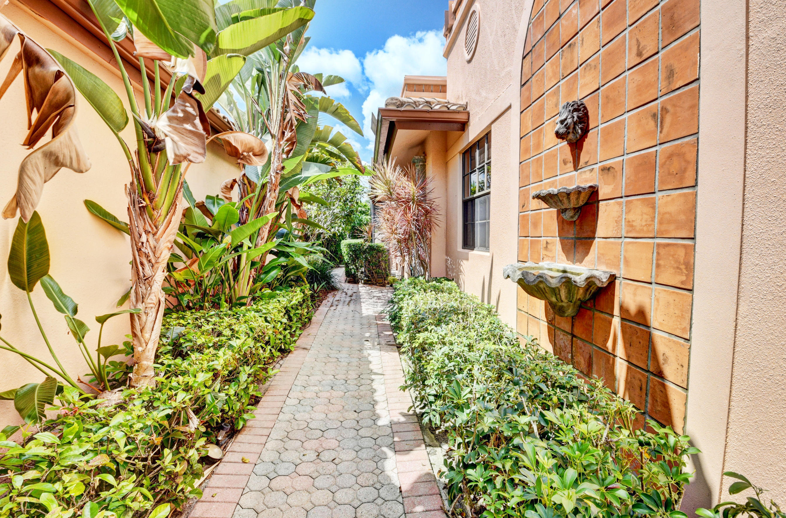 6481 Via Rosa Boca Raton, FL 33433 - Photo 9 of 41 front entrance
