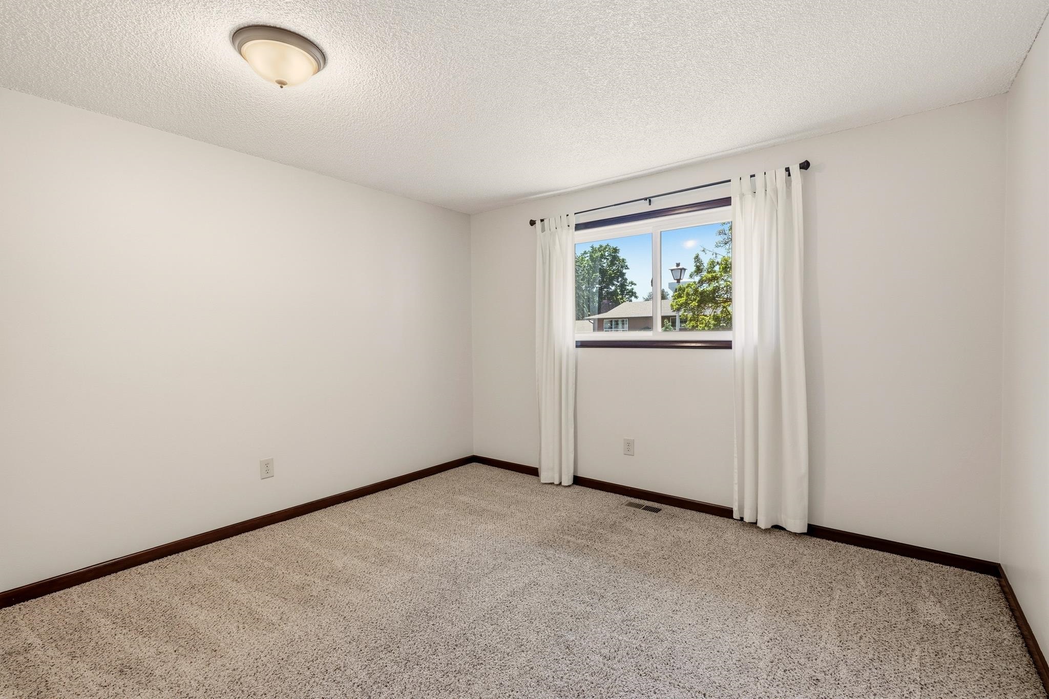 1225 South Woodlawn Road Spokane Valley, WA 99216 - Photo 23 of 42
