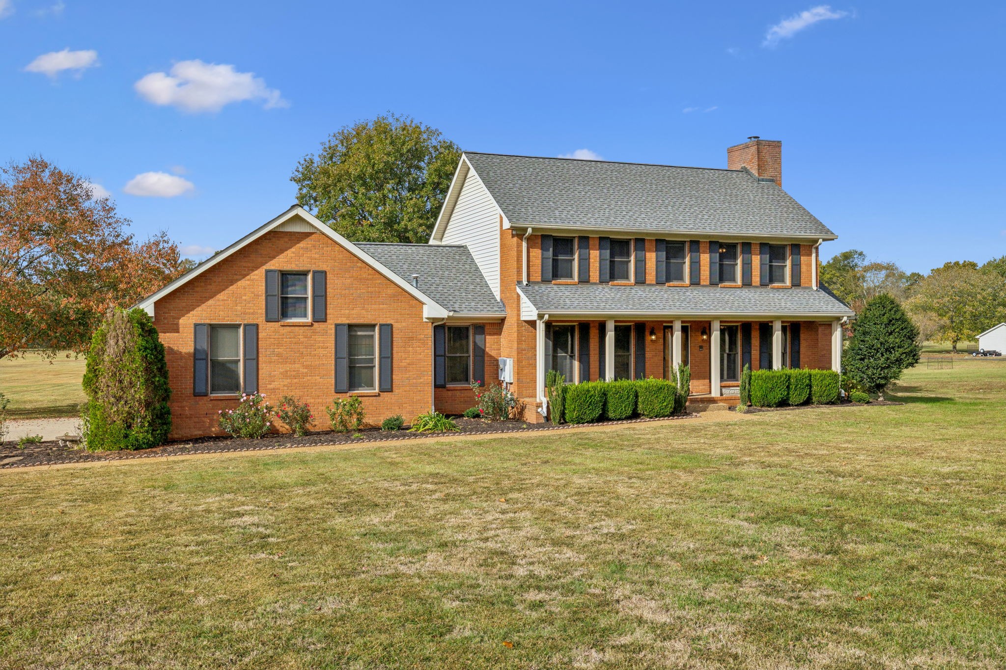 7935 Old Springfield Pike Goodlettsville, TN 37072 - Photo 3 of 82 a front view of a house with a yard