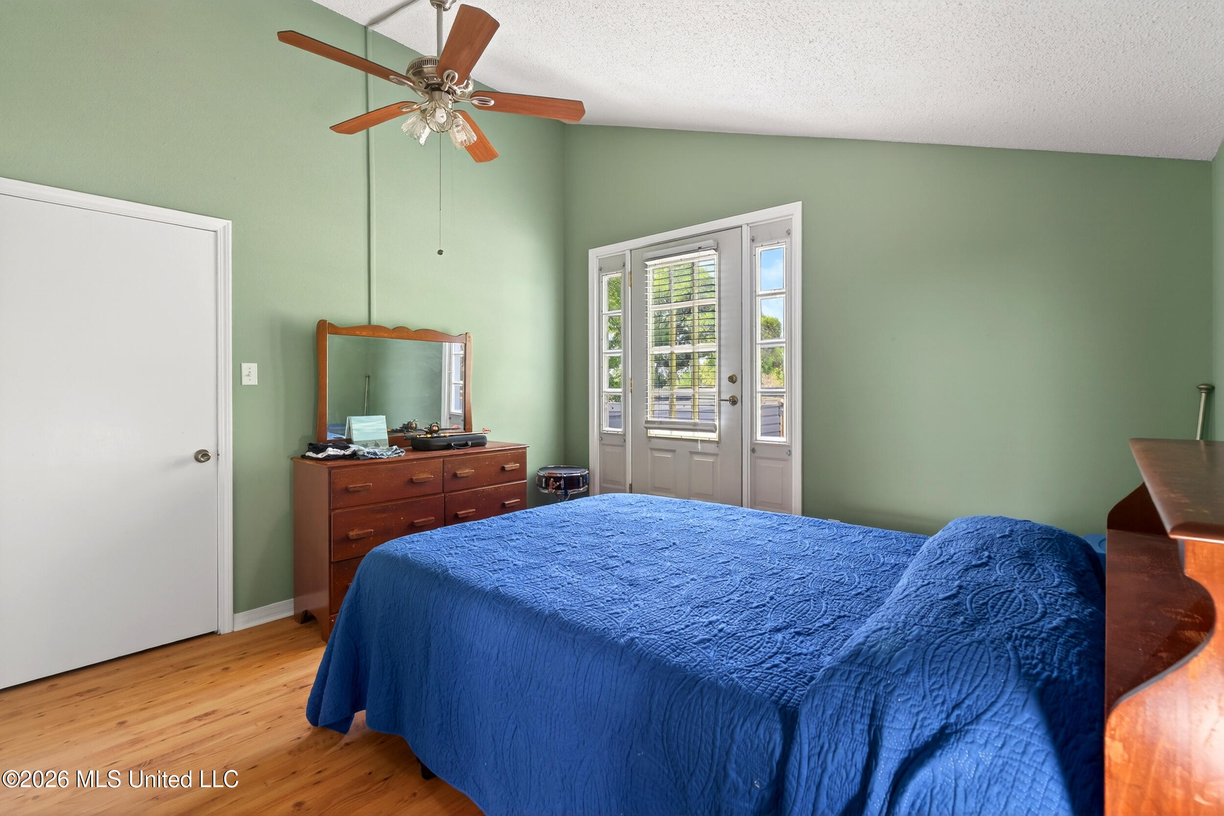 121 Edwards Drive Pass Christian, MS 39571 - Photo 37 of 51 30_bedroom3.1