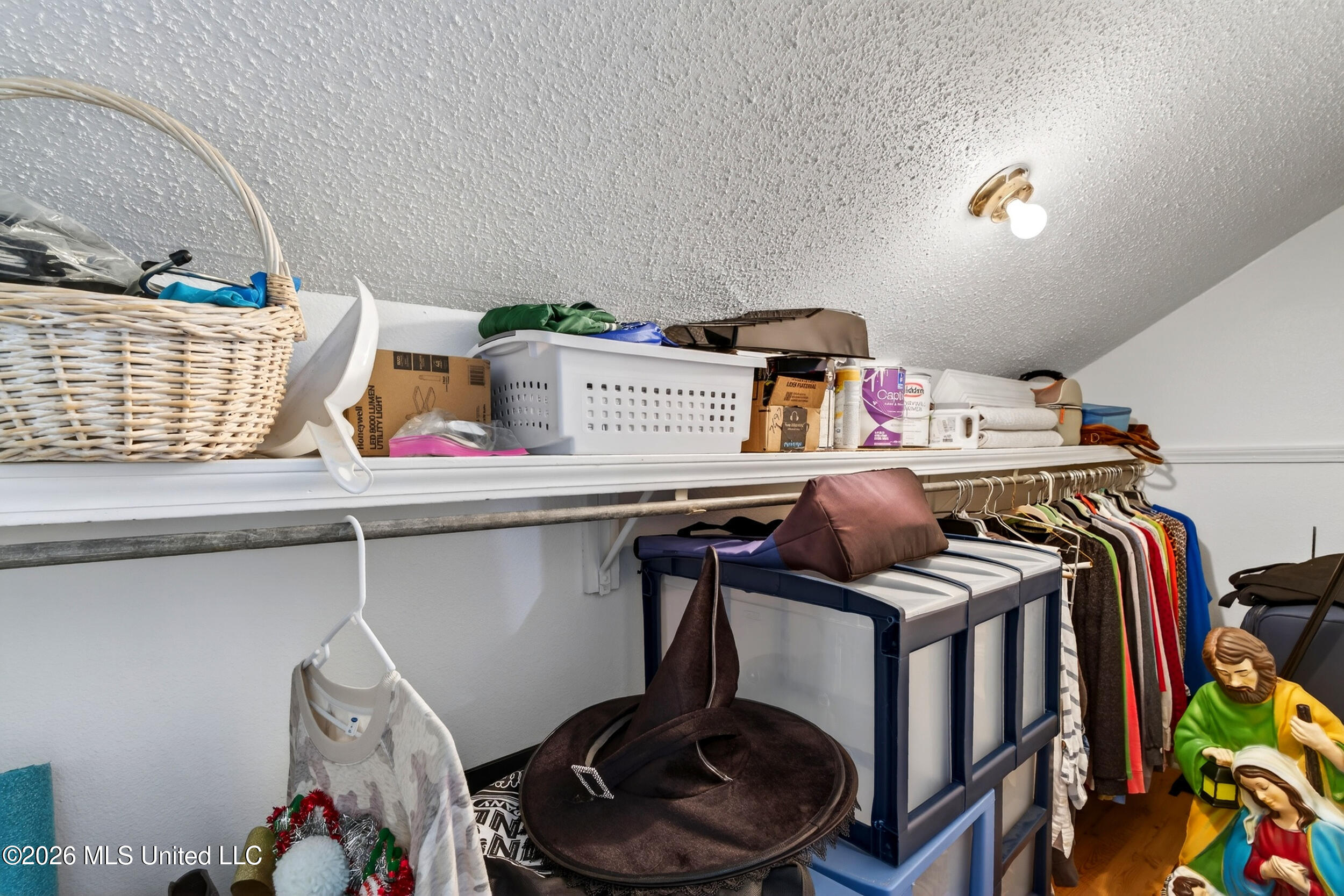 121 Edwards Drive Pass Christian, MS 39571 - Photo 39 of 51 32_bedroom3closet