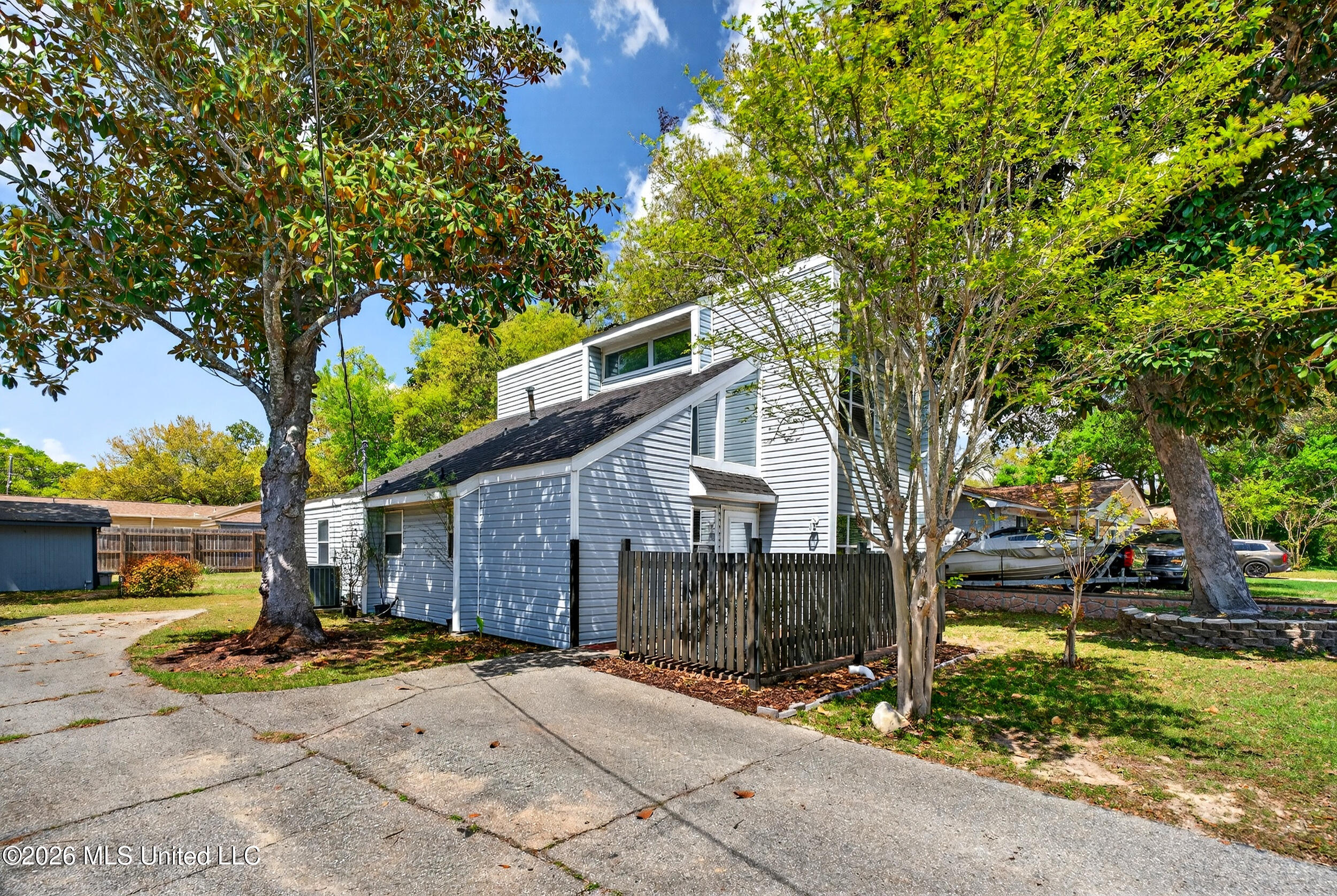 121 Edwards Drive Pass Christian, MS 39571 - Photo 6 of 51 2_front 2