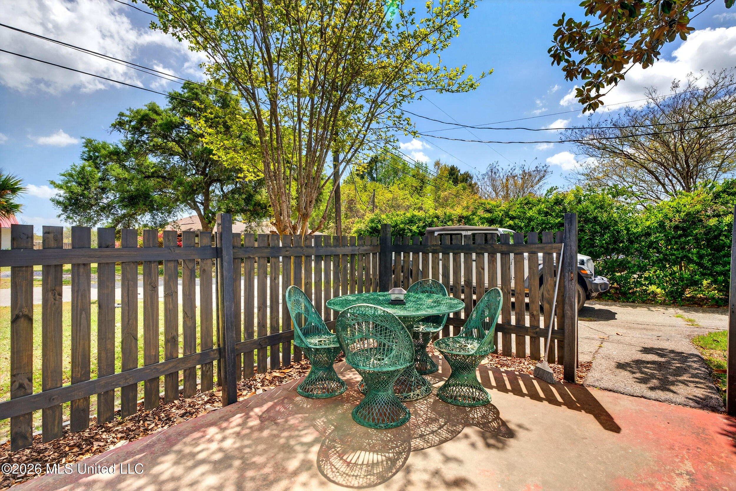 121 Edwards Drive Pass Christian, MS 39571 - Photo 7 of 51 35_frontpatio