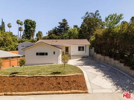$1,350,000 | 22060 Independencia Street, Woodland Hills, CA 91364