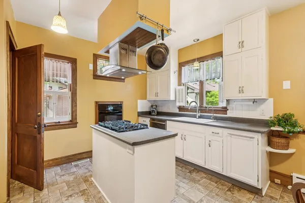 $215,000 | 1818 23rd Street, Rock Island, IL 61201