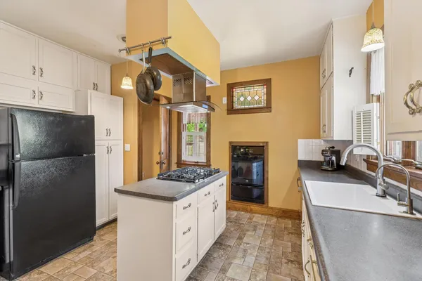$215,000 | 1818 23rd Street, Rock Island, IL 61201