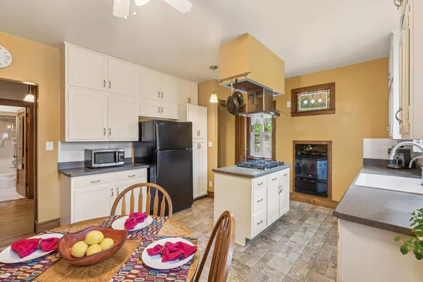 $215,000 | 1818 23rd Street, Rock Island, IL 61201