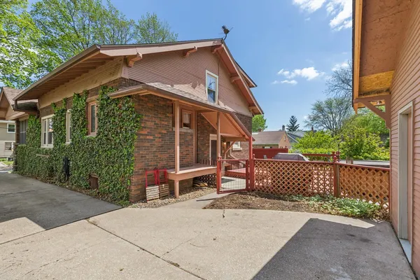$215,000 | 1818 23rd Street, Rock Island, IL 61201