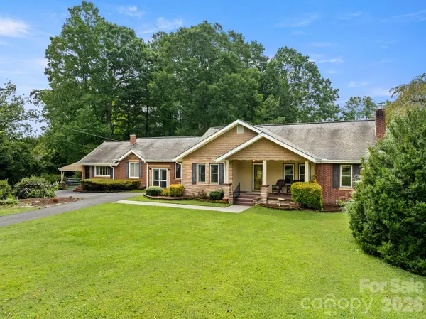 $600,000 | 429 Brooklyn Avenue, Hendersonville, NC 28792