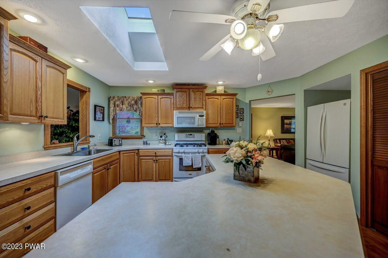 194 North Smith Road Waymart, PA 18472 - Photo 21 of 88 Kitchen