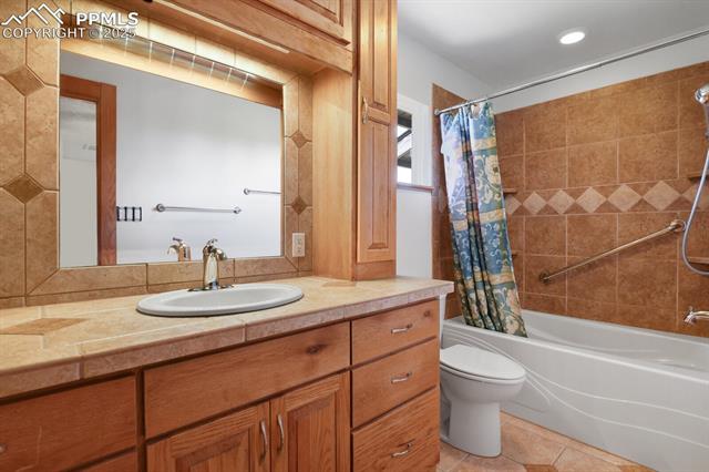 5306 Miranda Road Colorado Springs, CO 80918 - Photo 17 of 39