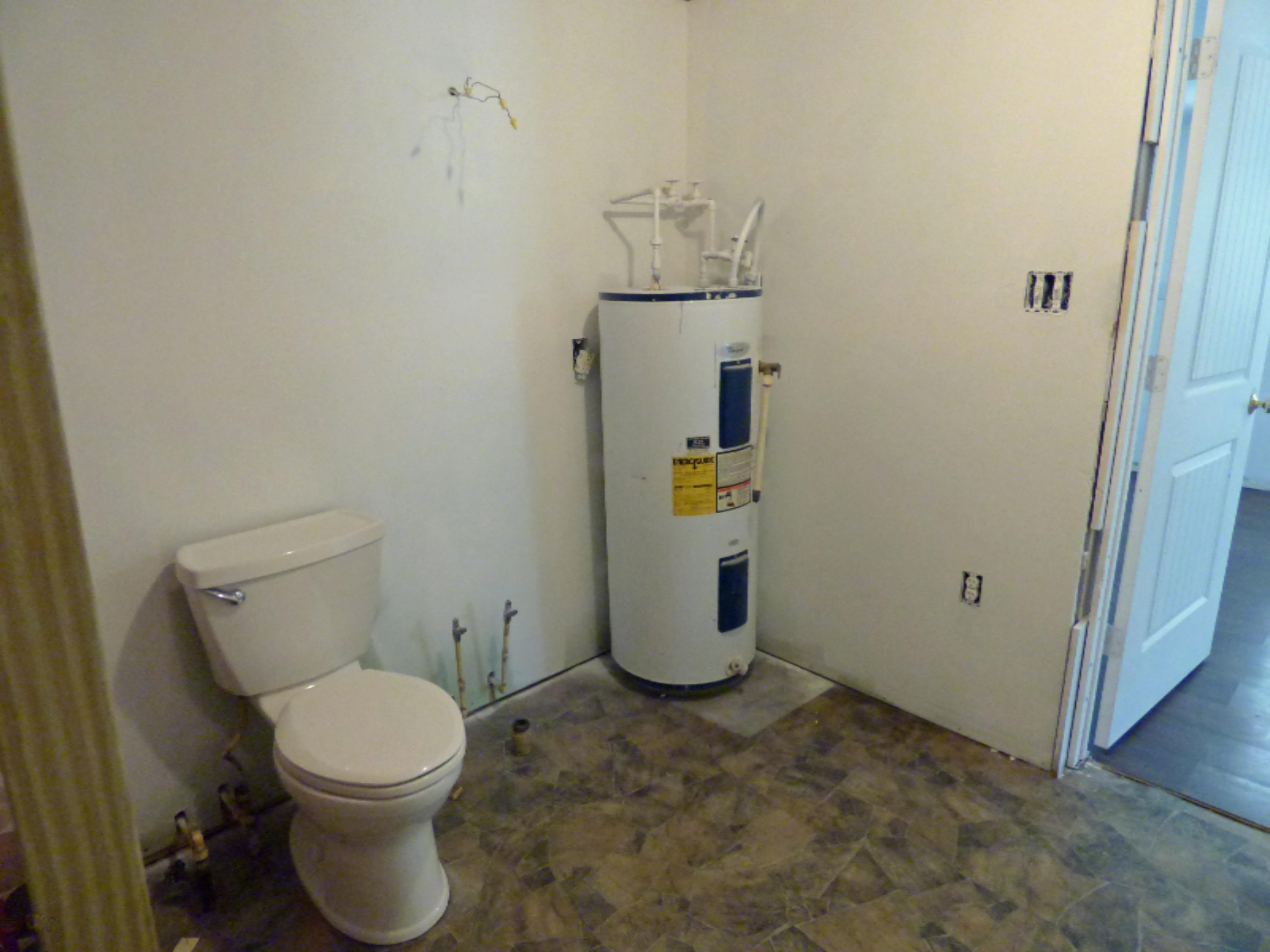 3368 Riverside Road Benton Harbor, MI 49022 - Photo 13 of 16 Bathroom 2