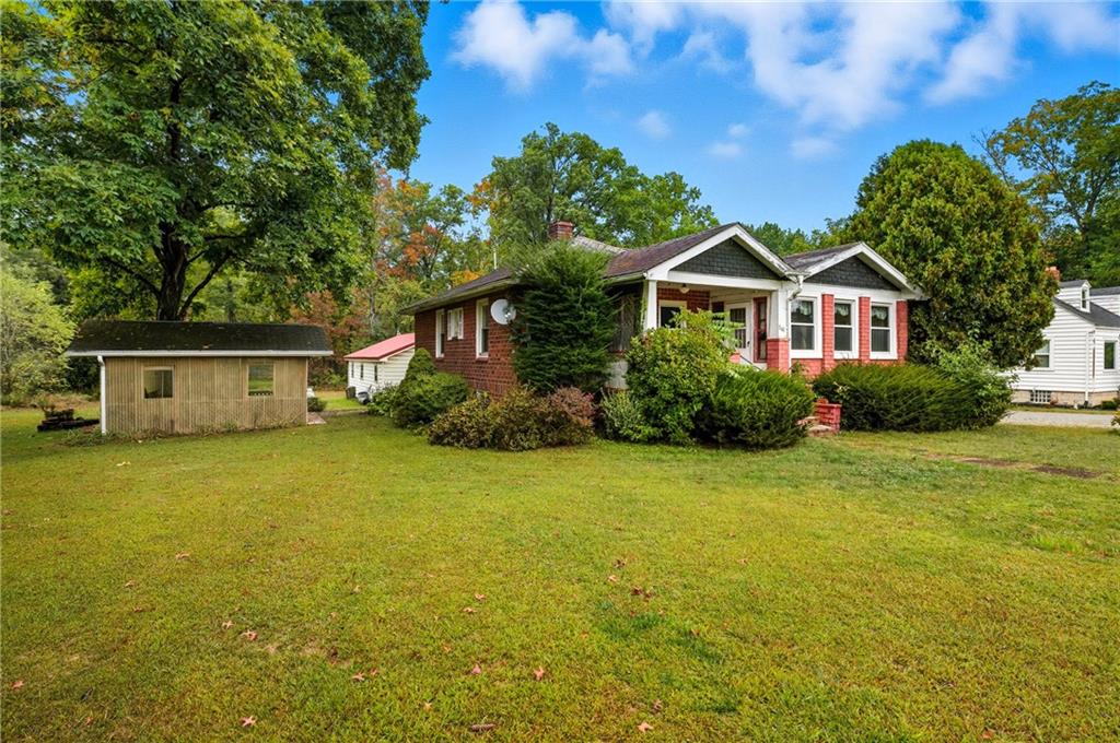 161 West Beechwood Road Bessemer, PA 16112 - Photo 1 of 12