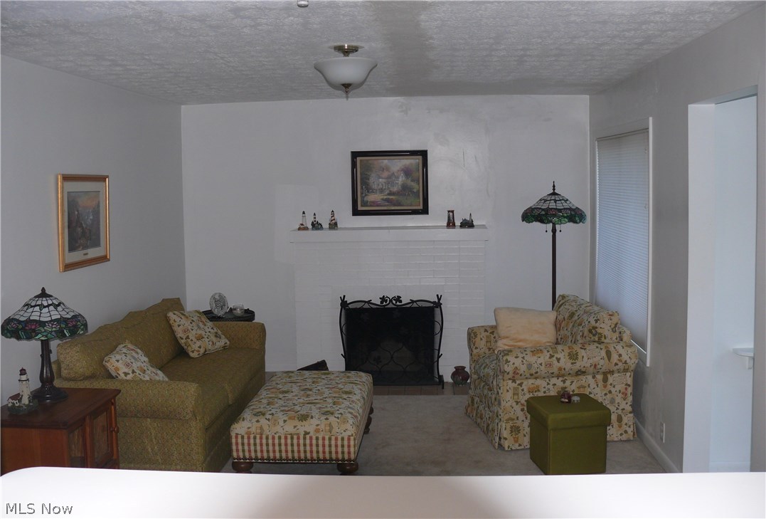 142 Warner Road Southeast Hubbard, OH 44425 - Photo 2 of 26 Gallery Image 2