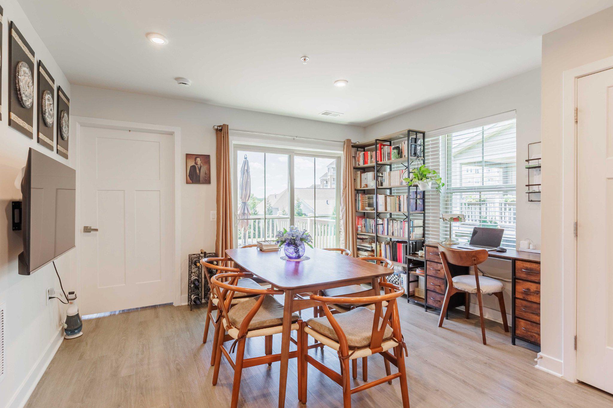360 Shortleaf Circle Frederick, MD 21702 - Photo 10 of 49 Dining space.