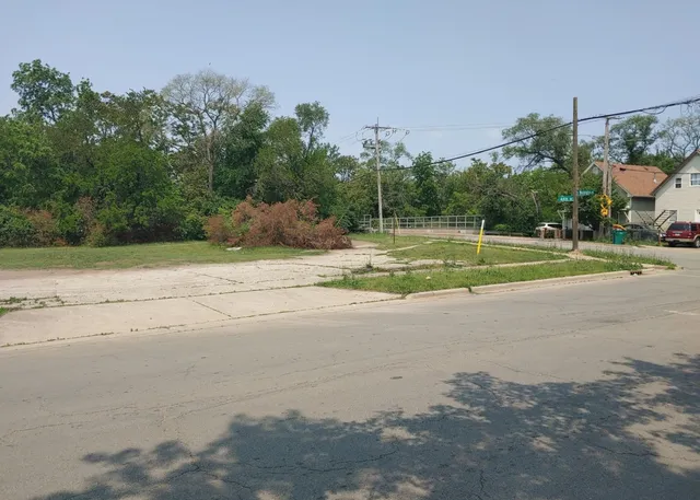 a view of a basketball court