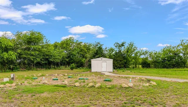 a view of a water fountain