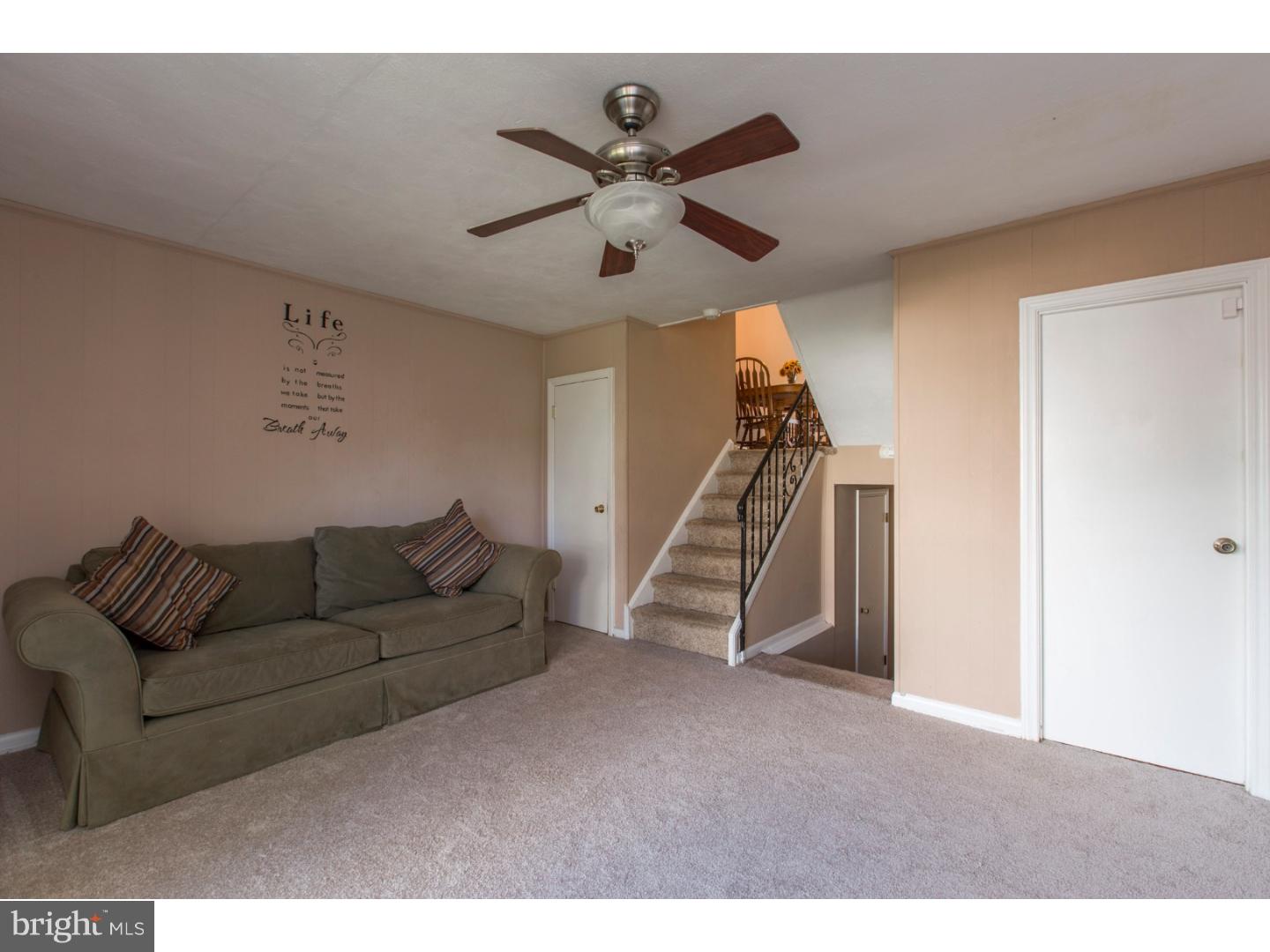 2994 Welsh Road Philadelphia, PA 19152 - Photo 22 of 25 Family Room