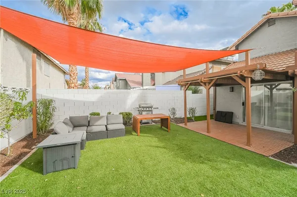 $2,500 | 1640 Crystal Shadows Circle, Las Vegas, NV 89119