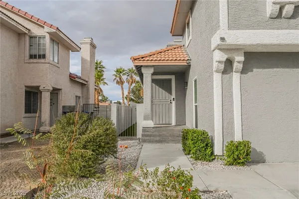 $2,500 | 1640 Crystal Shadows Circle, Las Vegas, NV 89119