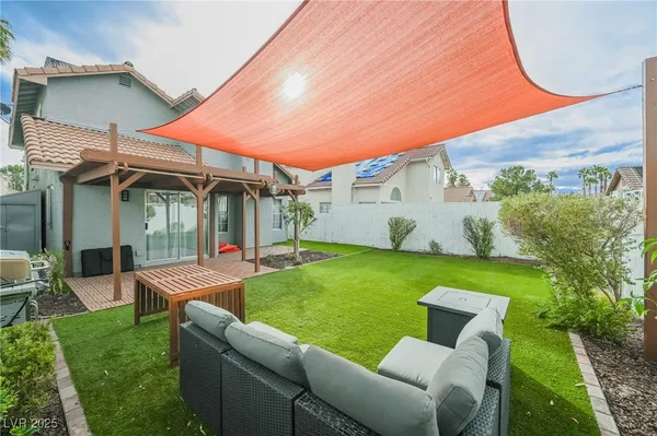 $2,500 | 1640 Crystal Shadows Circle, Las Vegas, NV 89119