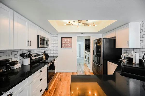 $2,500 | 1640 Crystal Shadows Circle, Las Vegas, NV 89119