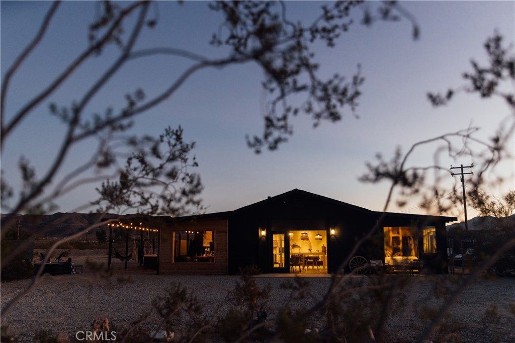 75243 Sullivan Road Twentynine Palms, CA 92277 - Photo 58 of 62 a front view of a house