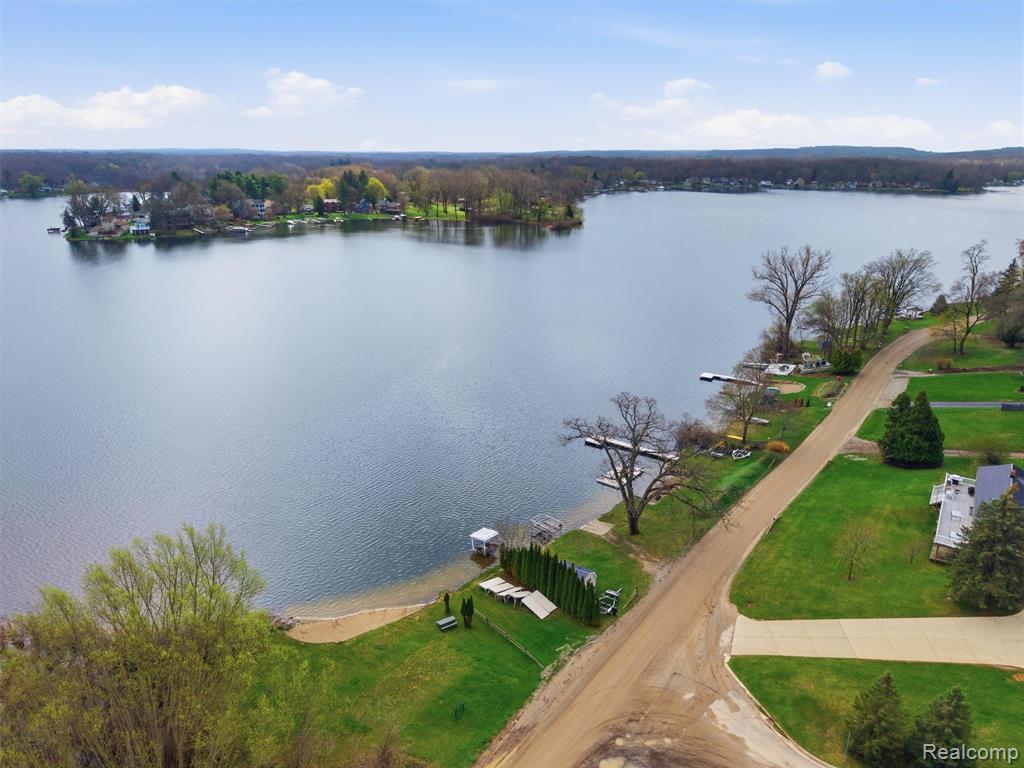 11810 Scenic Valley Road Davisburg, MI 48350 - Photo 43 of 46