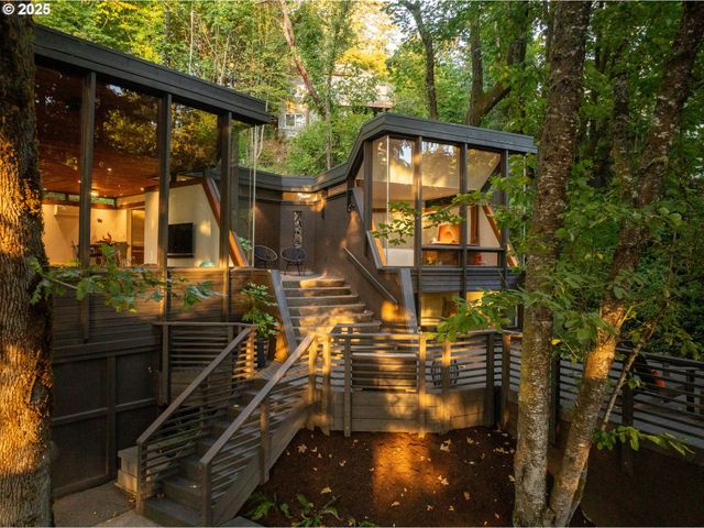 $1,095,000 | 2635 Cresta De Ruta Street, Eugene, OR 97403