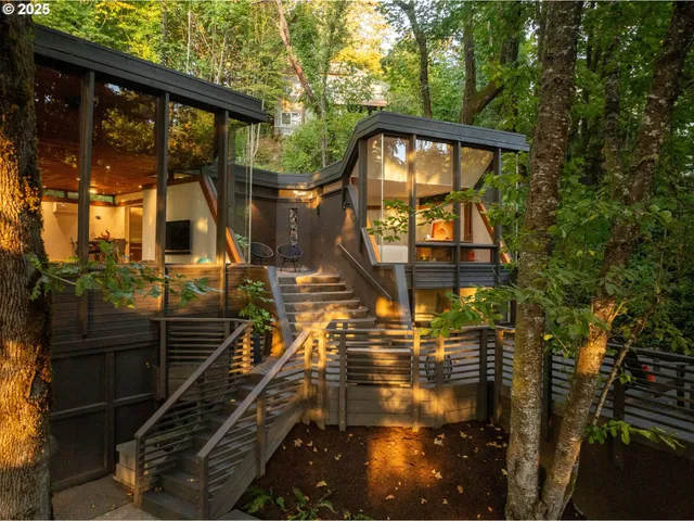 $1,095,000 | 2635 Cresta De Ruta Street, Eugene, OR 97403