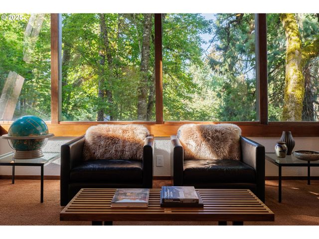 $1,095,000 | 2635 Cresta De Ruta Street, Eugene, OR 97403