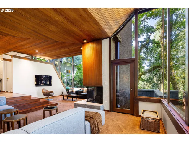 $1,095,000 | 2635 Cresta De Ruta Street, Eugene, OR 97403