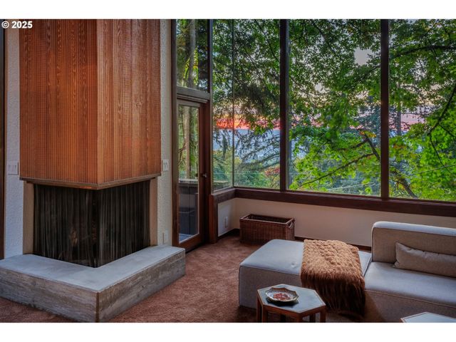 $1,095,000 | 2635 Cresta De Ruta Street, Eugene, OR 97403