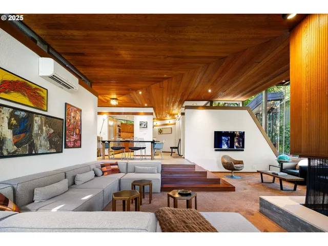 $1,095,000 | 2635 Cresta De Ruta Street, Eugene, OR 97403