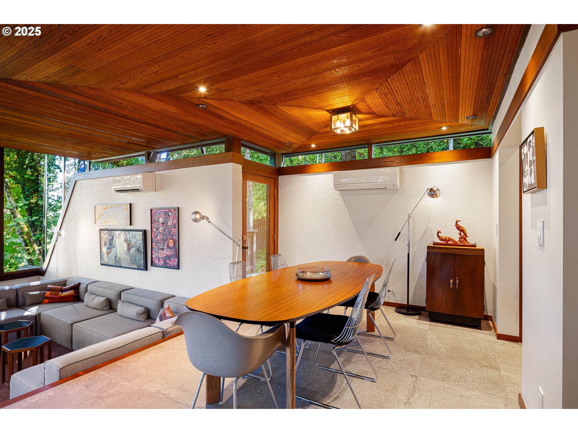 2635 Cresta De Ruta Street Eugene, OR 97403 - Photo 19 of 48 Living Room/Dining Room