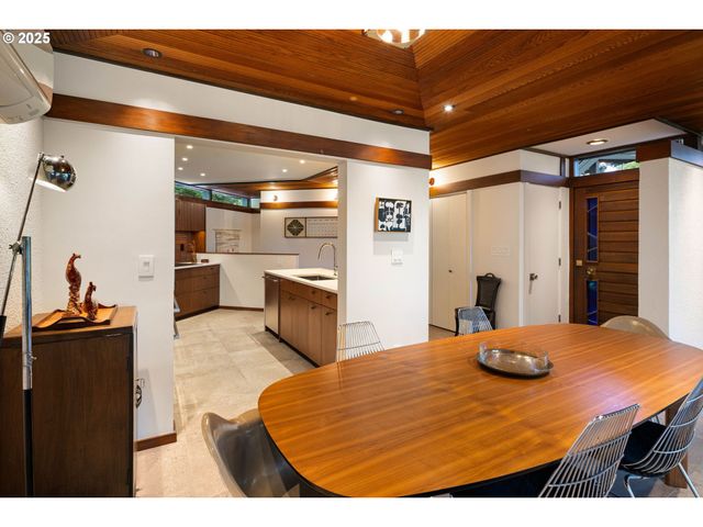 $1,095,000 | 2635 Cresta De Ruta Street, Eugene, OR 97403