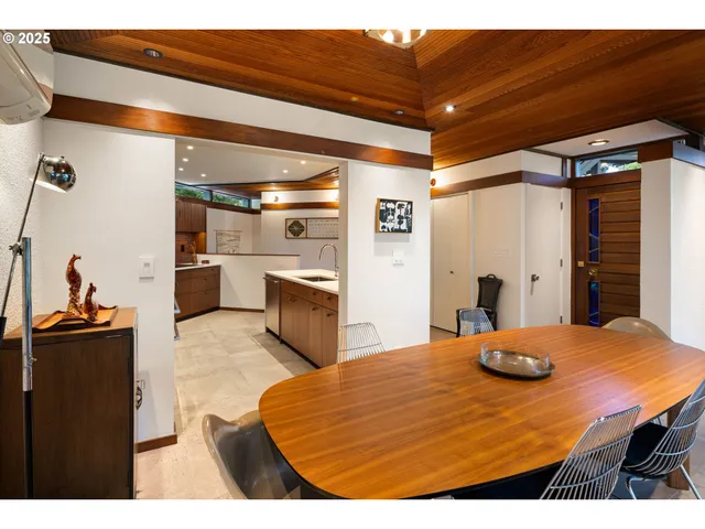 $1,095,000 | 2635 Cresta De Ruta Street, Eugene, OR 97403