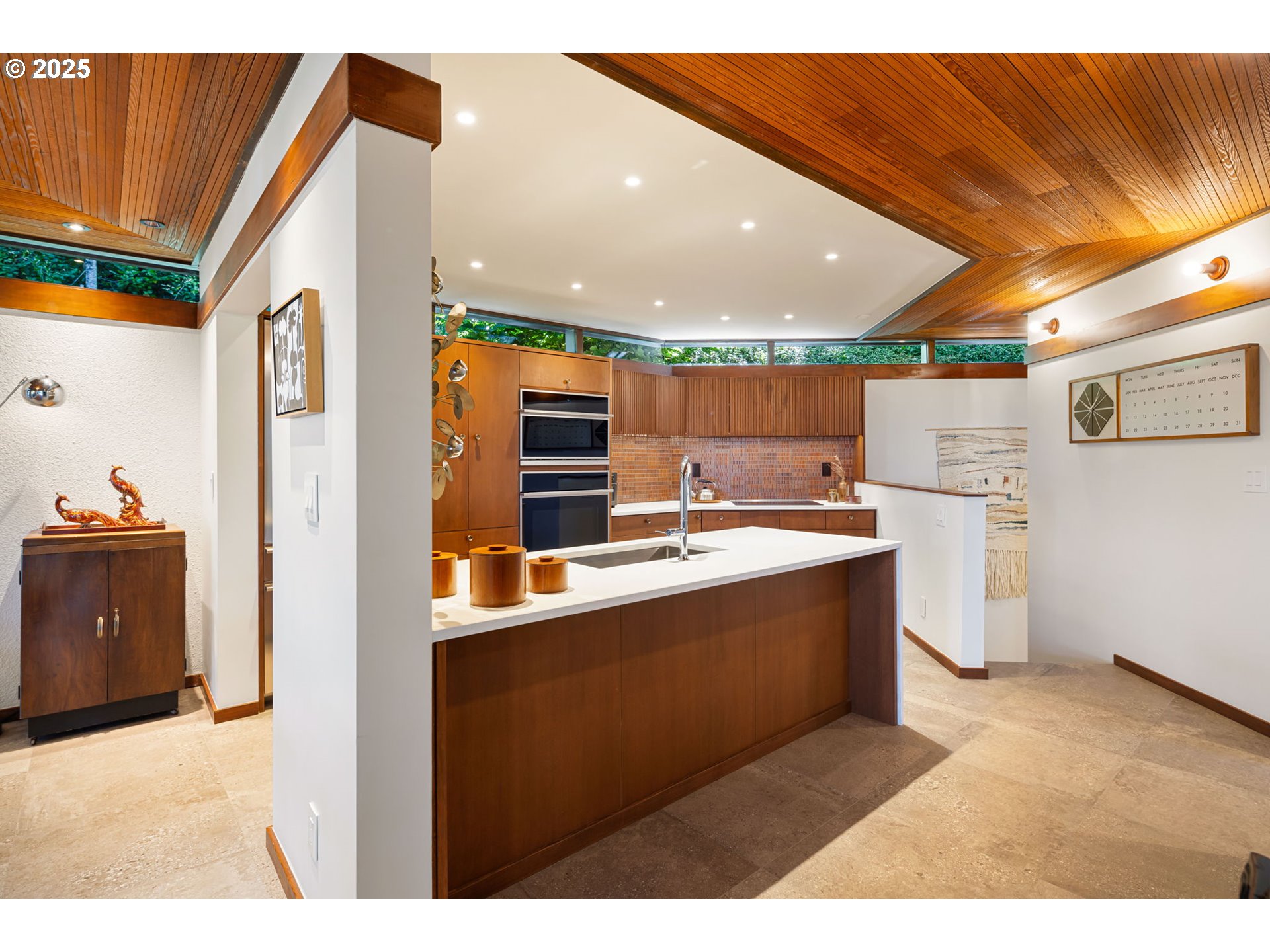 2635 Cresta De Ruta Street Eugene, OR 97403 - Photo 23 of 48 Kitchen/Dining Room