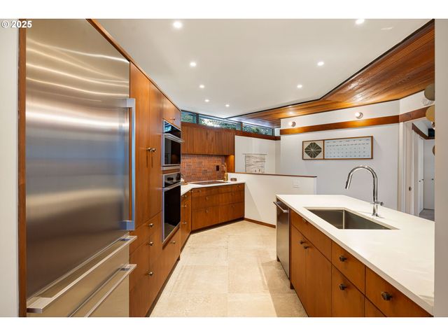 $1,095,000 | 2635 Cresta De Ruta Street, Eugene, OR 97403