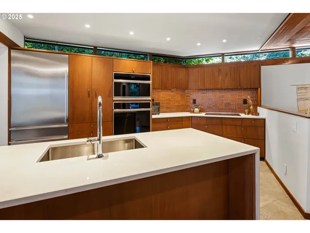 $1,095,000 | 2635 Cresta De Ruta Street, Eugene, OR 97403