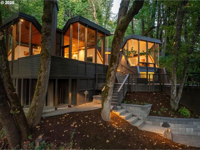 $1,095,000 | 2635 Cresta De Ruta Street, Eugene, OR 97403