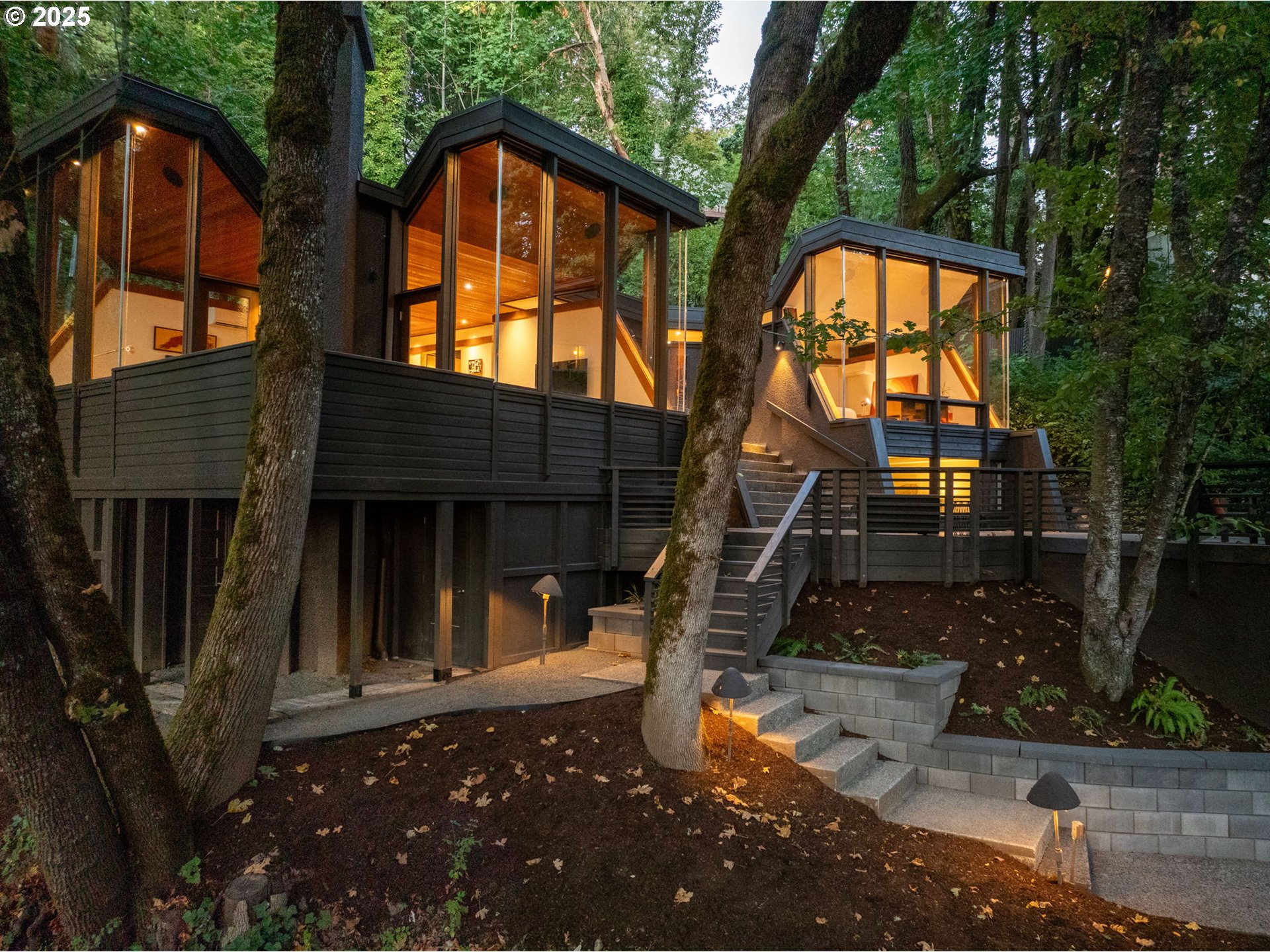 2635 Cresta De Ruta Street Eugene, OR 97403 - Photo 3 of 48 Front Yard