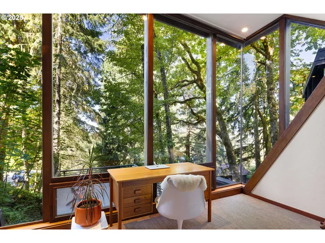 $1,095,000 | 2635 Cresta De Ruta Street, Eugene, OR 97403