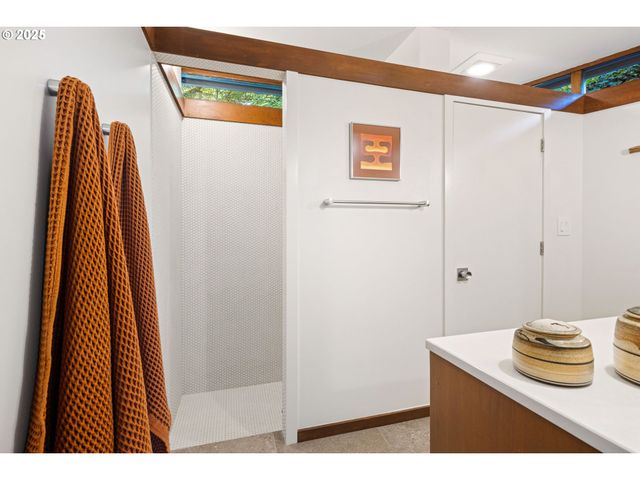 $1,095,000 | 2635 Cresta De Ruta Street, Eugene, OR 97403