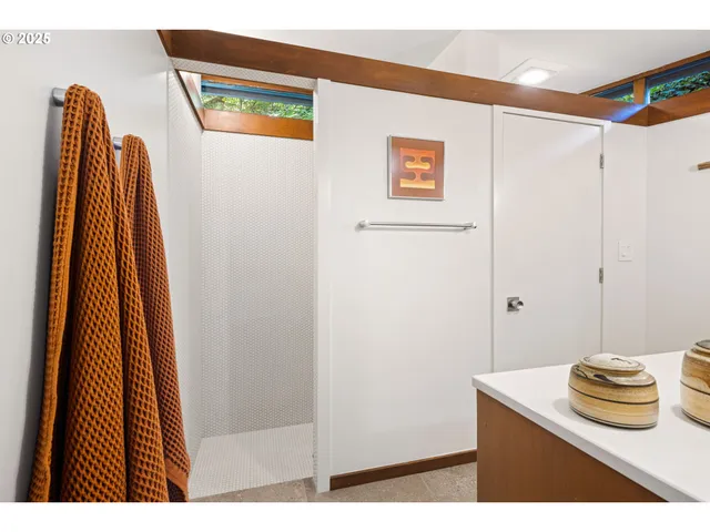 $1,095,000 | 2635 Cresta De Ruta Street, Eugene, OR 97403