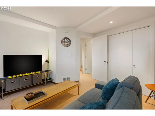 $1,095,000 | 2635 Cresta De Ruta Street, Eugene, OR 97403