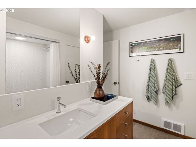 $1,095,000 | 2635 Cresta De Ruta Street, Eugene, OR 97403