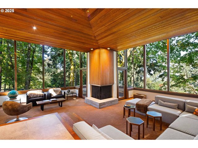 $1,095,000 | 2635 Cresta De Ruta Street, Eugene, OR 97403